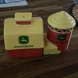 JOHN DEERE Salt & Pepper shakers